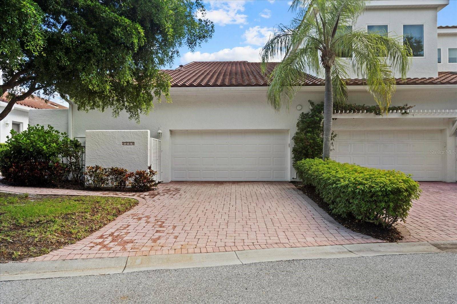 2254 HARBOUR COURT DR, Longboat Key, FL 34228