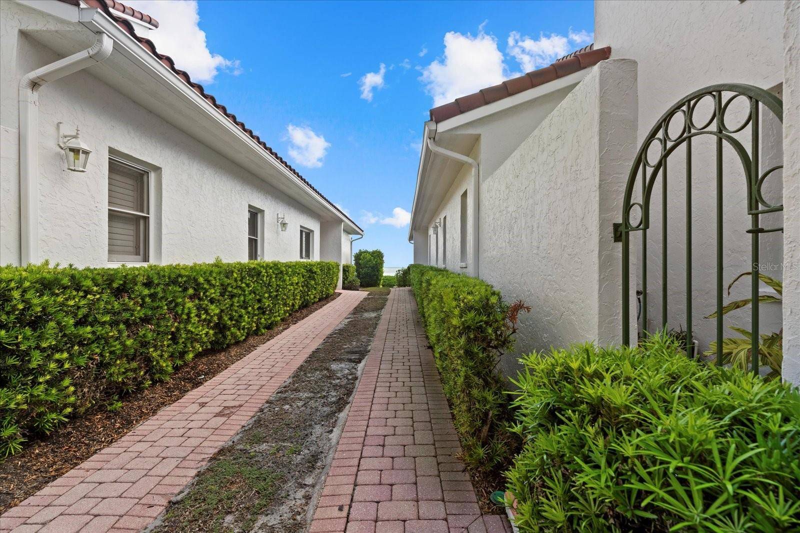 2254 HARBOUR COURT DR, Longboat Key, FL 34228