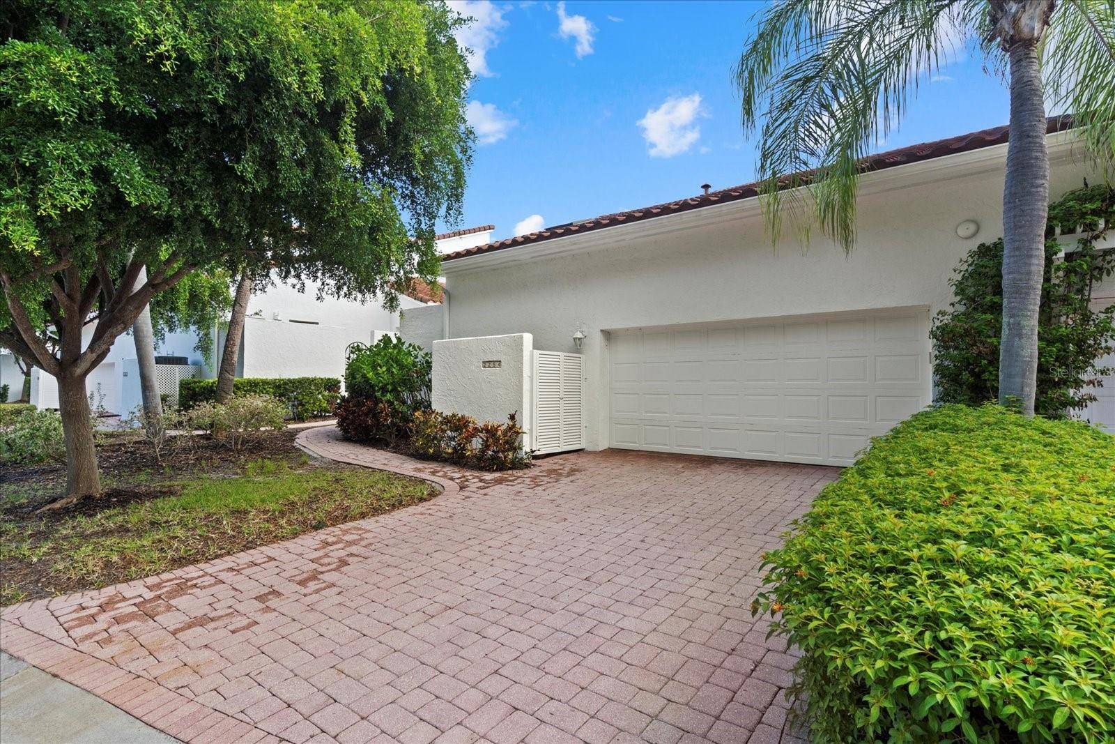 2254 HARBOUR COURT DR, Longboat Key, FL 34228