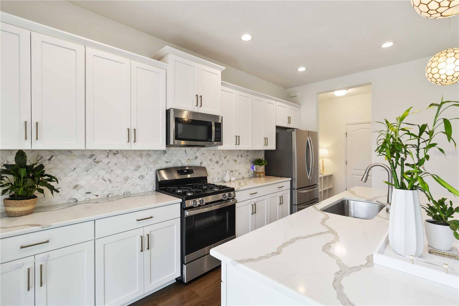 10109 CANAVERAL CIR, Sarasota, FL 34241