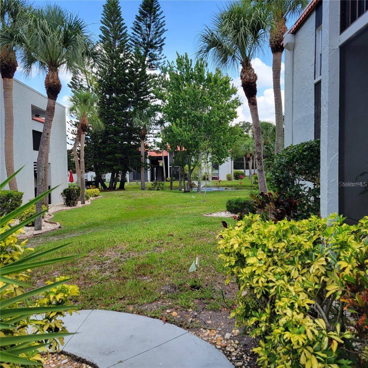 3275 BENEVA RD #104, Sarasota, FL 34232