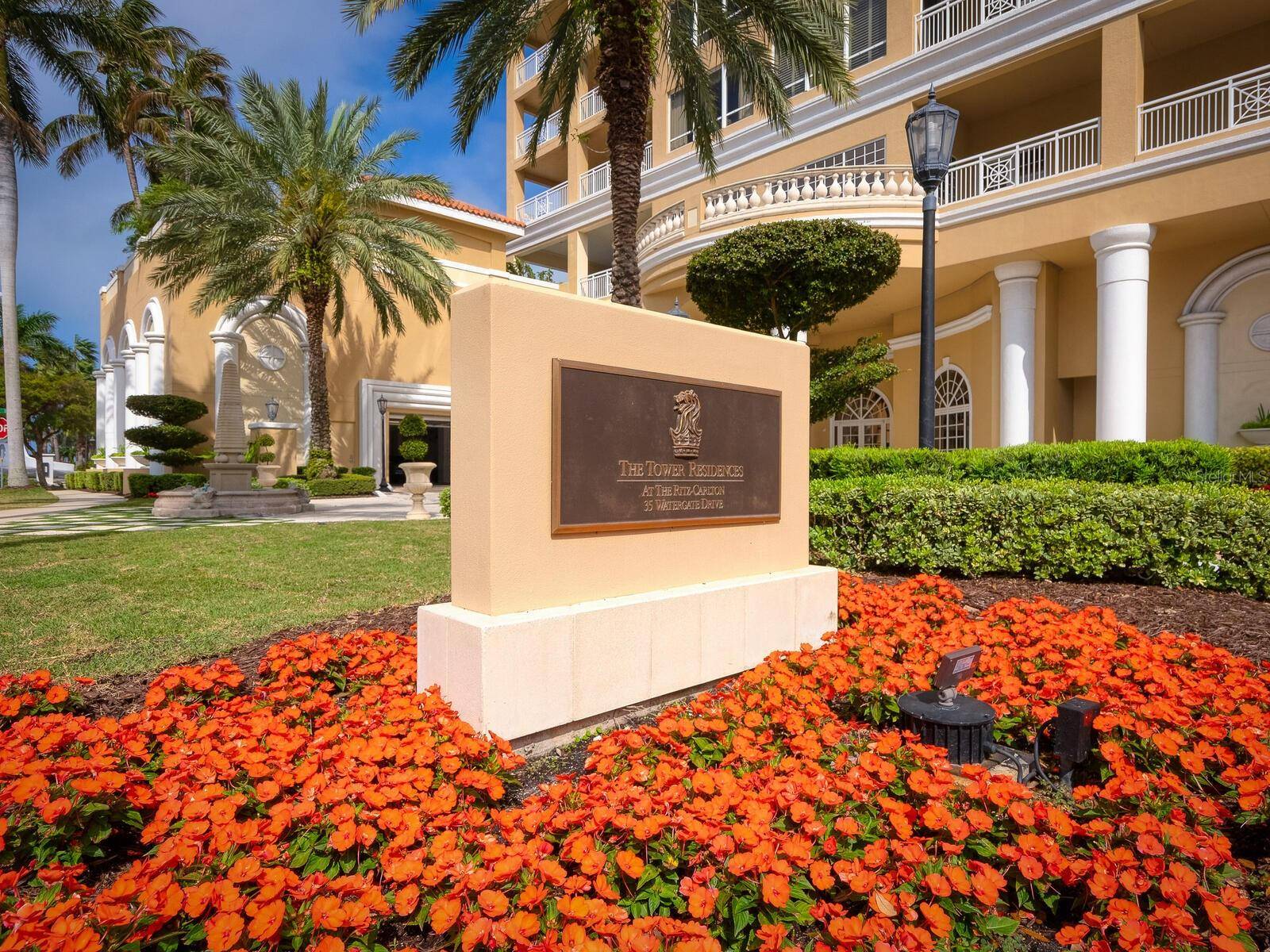 35 WATERGATE DR #906, Sarasota, FL 34236