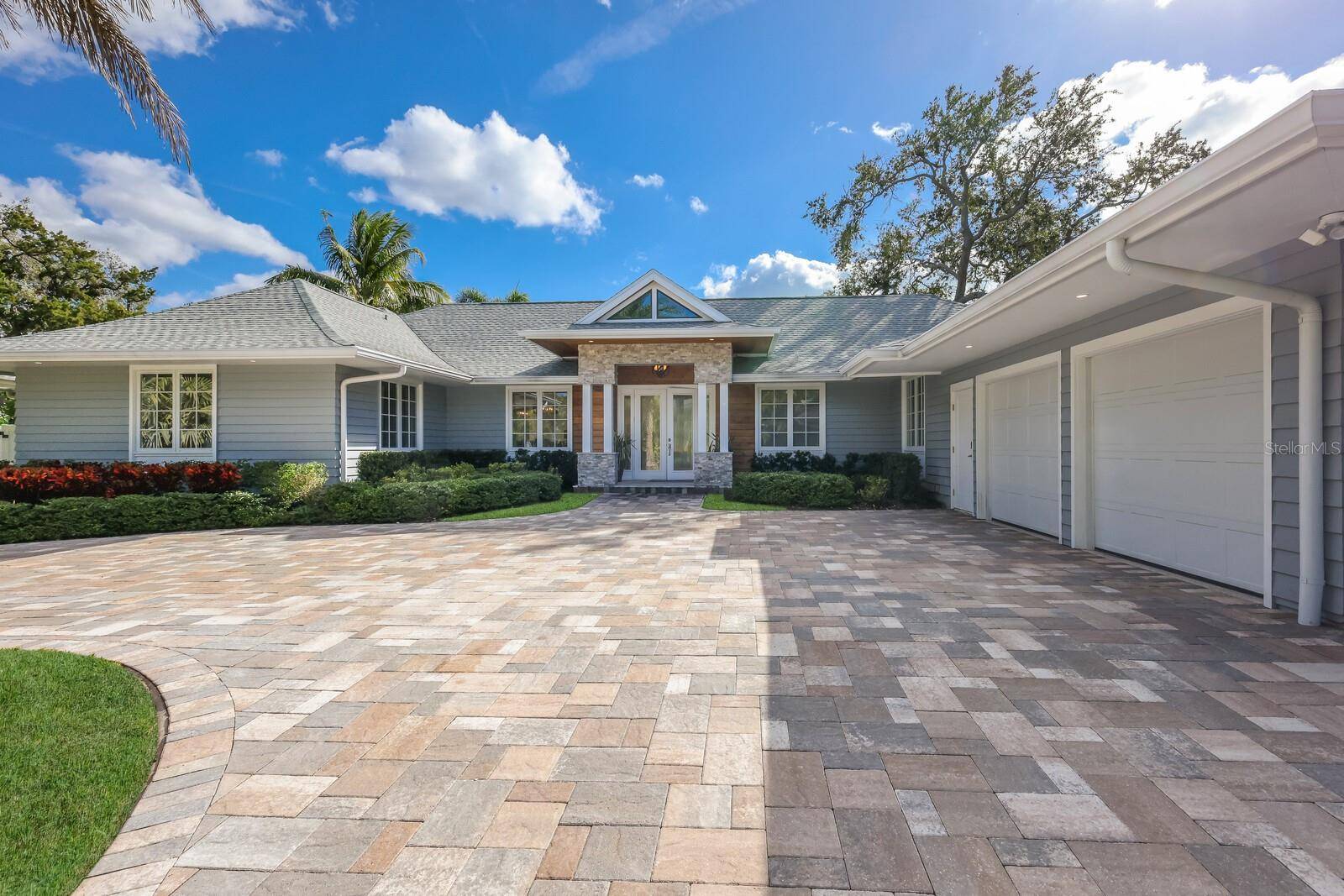 1253 N BASIN LN, Sarasota, FL 34242