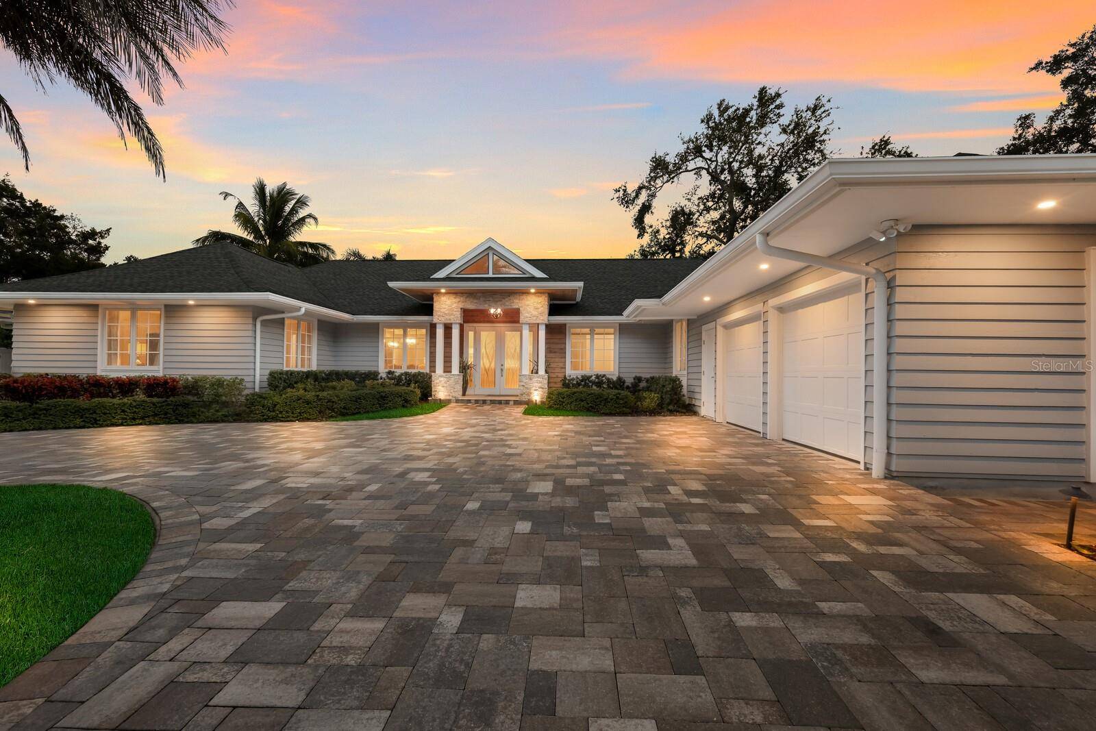 1253 N BASIN LN, Sarasota, FL 34242