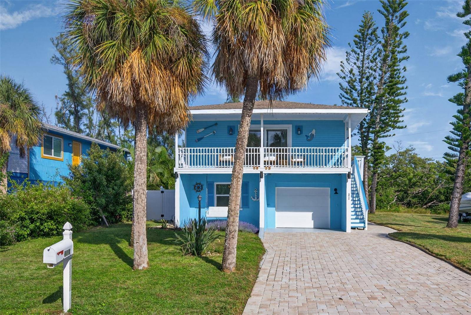 2915 AVENUE C, Holmes Beach, FL 34217