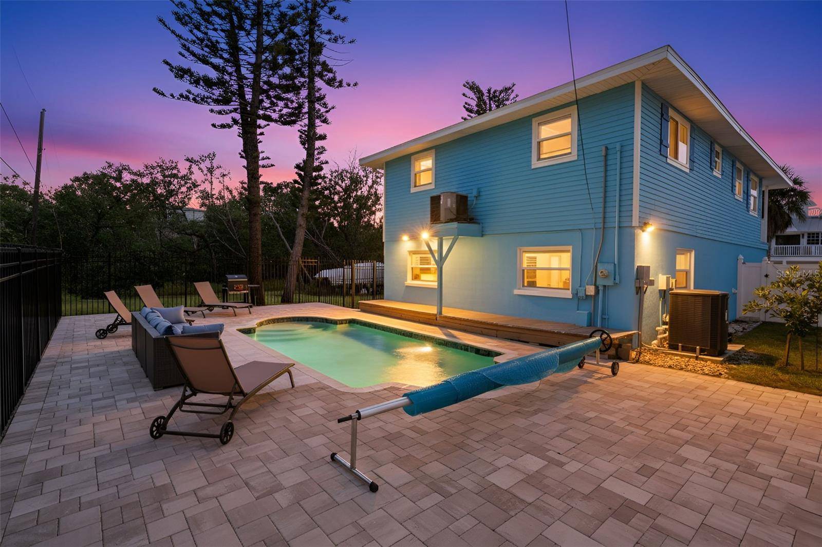 2915 AVENUE C, Holmes Beach, FL 34217