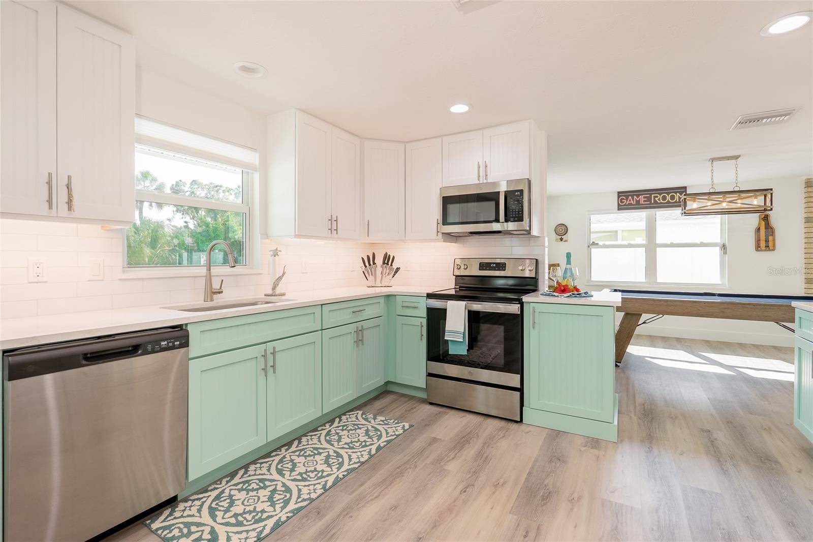 408 71ST ST, Holmes Beach, FL 34217
