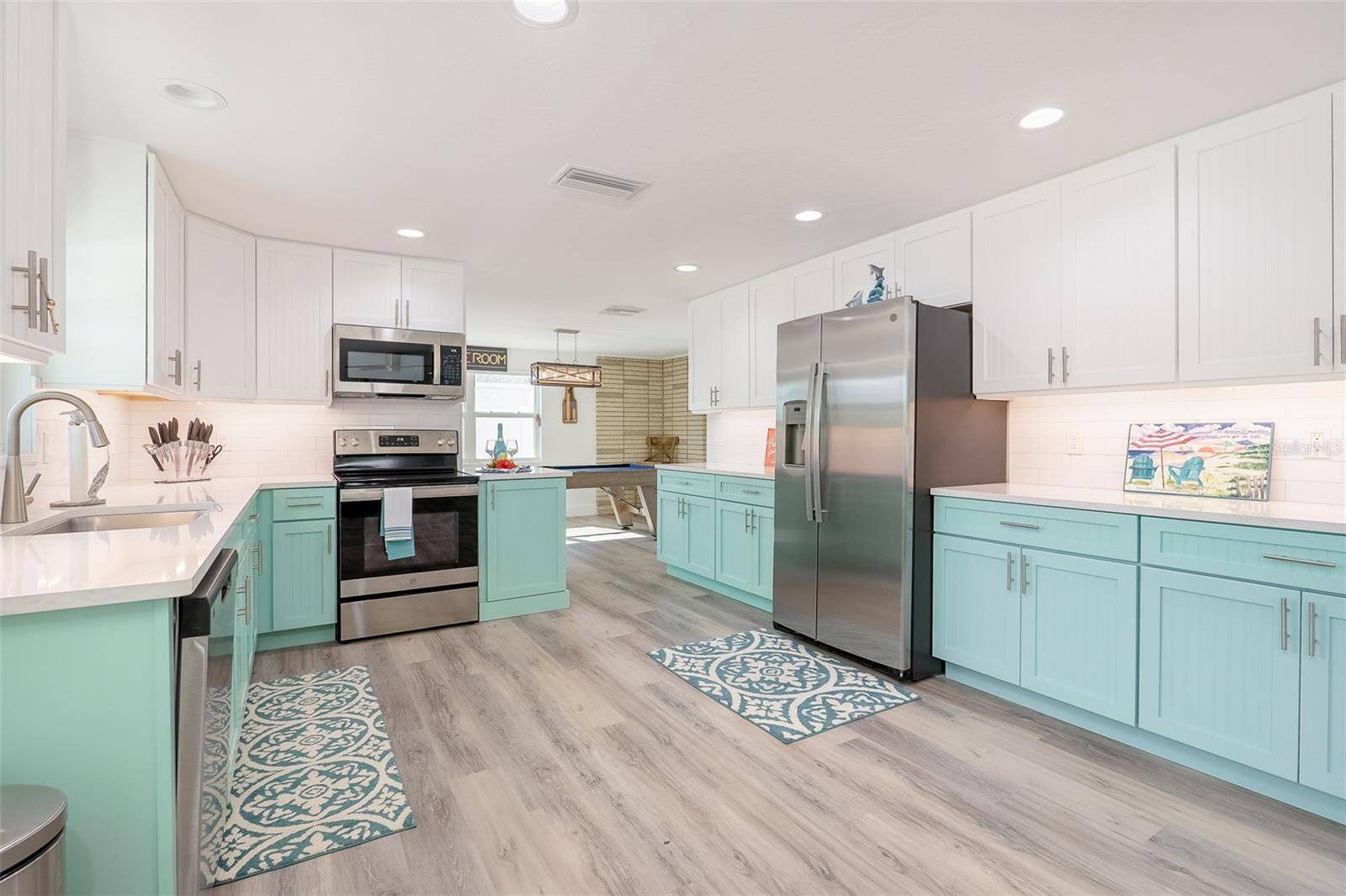 408 71ST ST, Holmes Beach, FL 34217