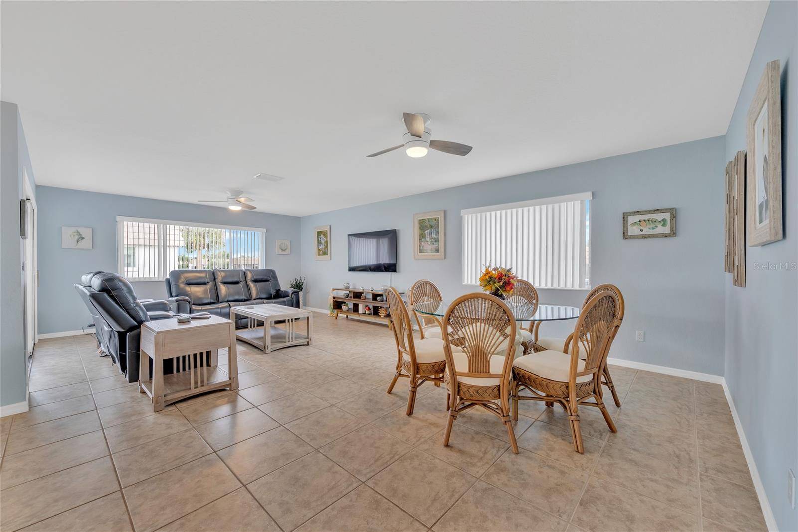 2401 RIVERBLUFF Pkwy #V240, Sarasota, FL 34231
