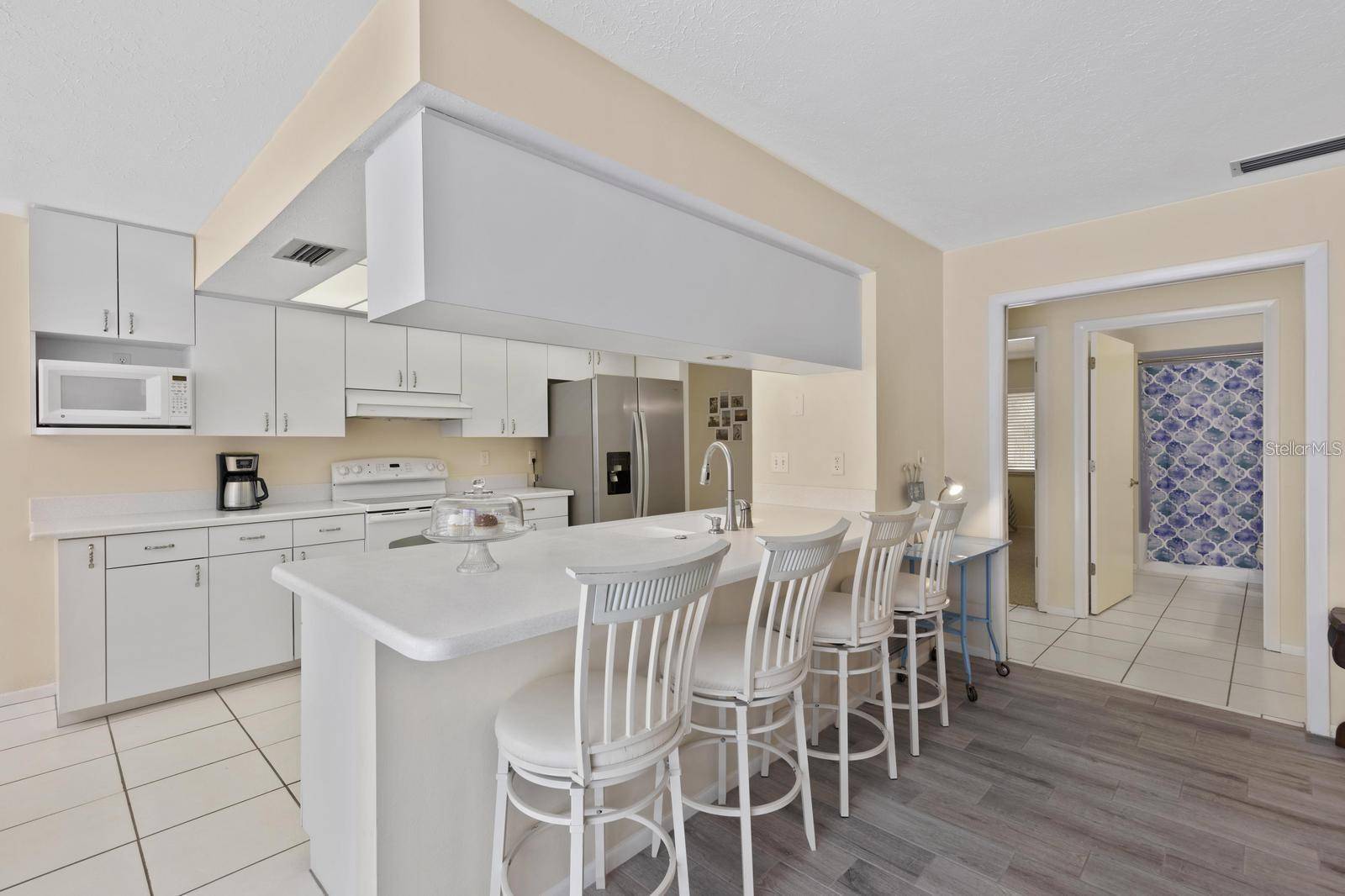 1895 BUCCANEER CIR, Sarasota, FL 34231