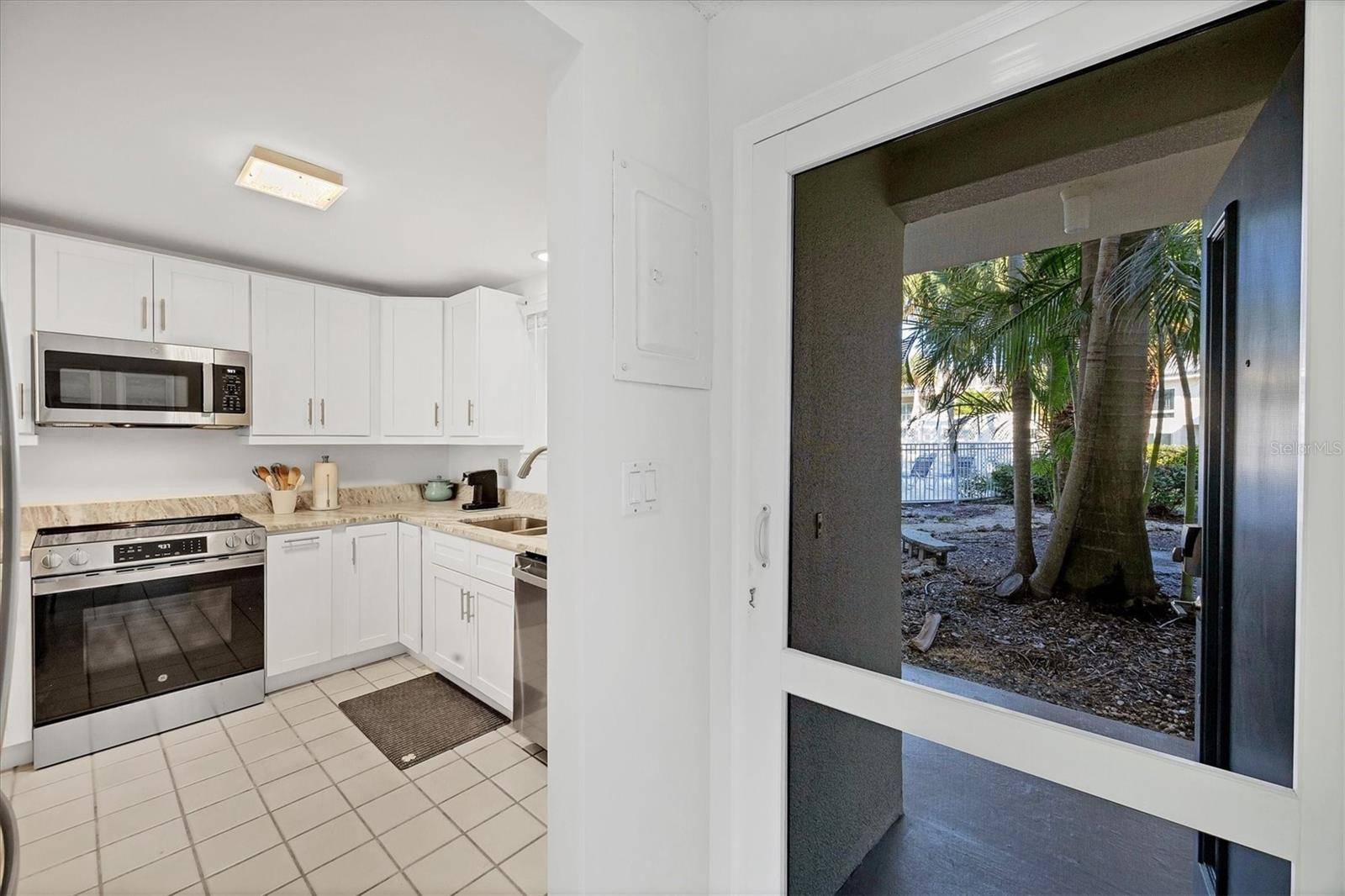 500 S WASHINGTON DR #3A, Sarasota, FL 34236