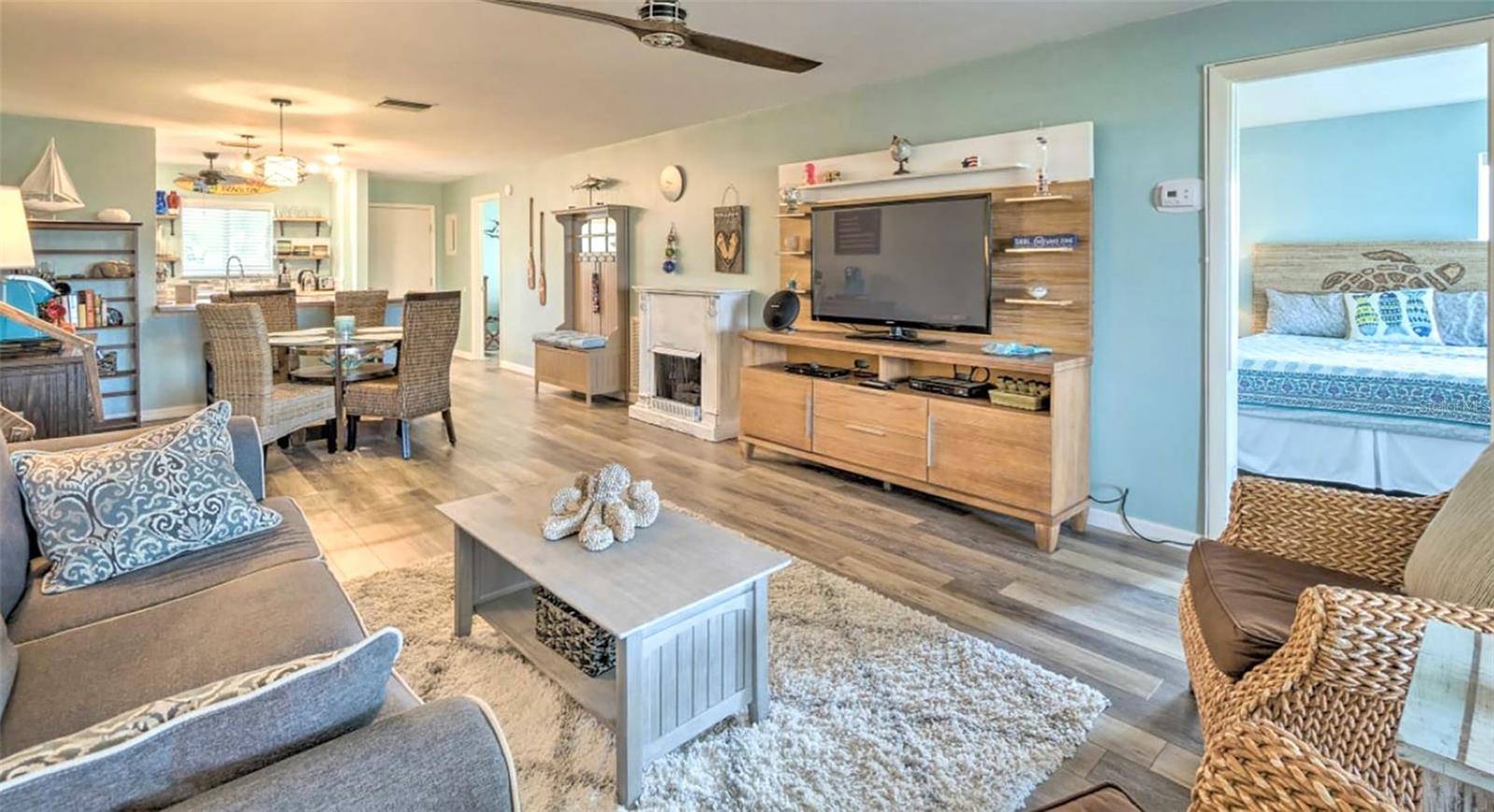 777 BEACH RD #1E, Sarasota, FL 34242