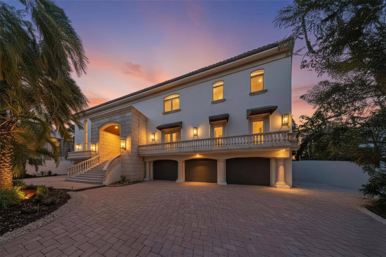 4136 ROBERTS POINT CIR, Sarasota, FL 34242