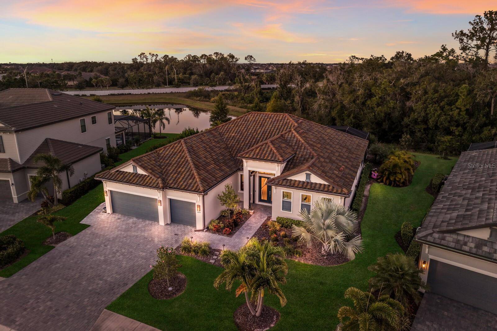 16113 TRADEWIND TER, Lakewood Ranch, FL 34211