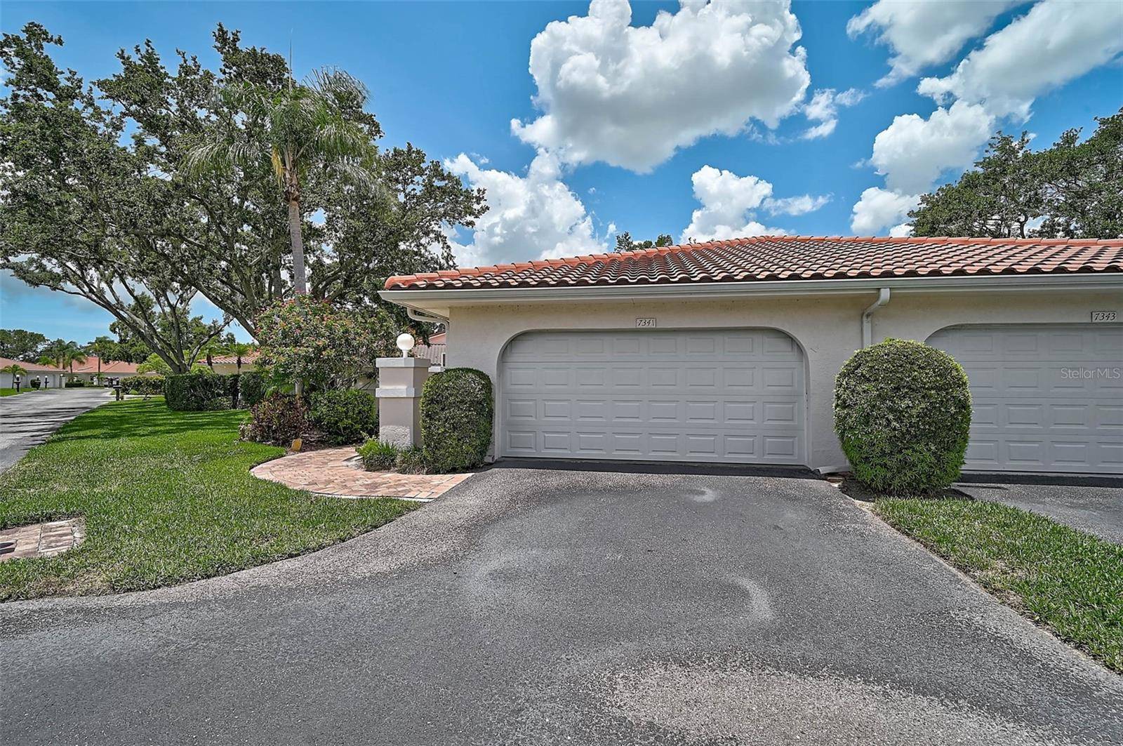 7341 GOLF POINTE CIR, Sarasota, FL 34243