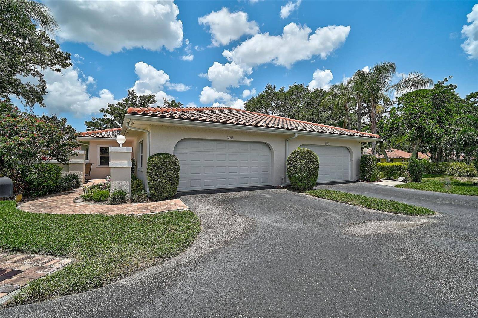 7341 GOLF POINTE CIR, Sarasota, FL 34243