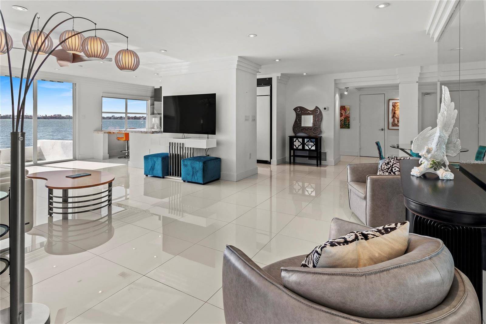 400 GOLDEN GATE PT #11, Sarasota, FL 34236