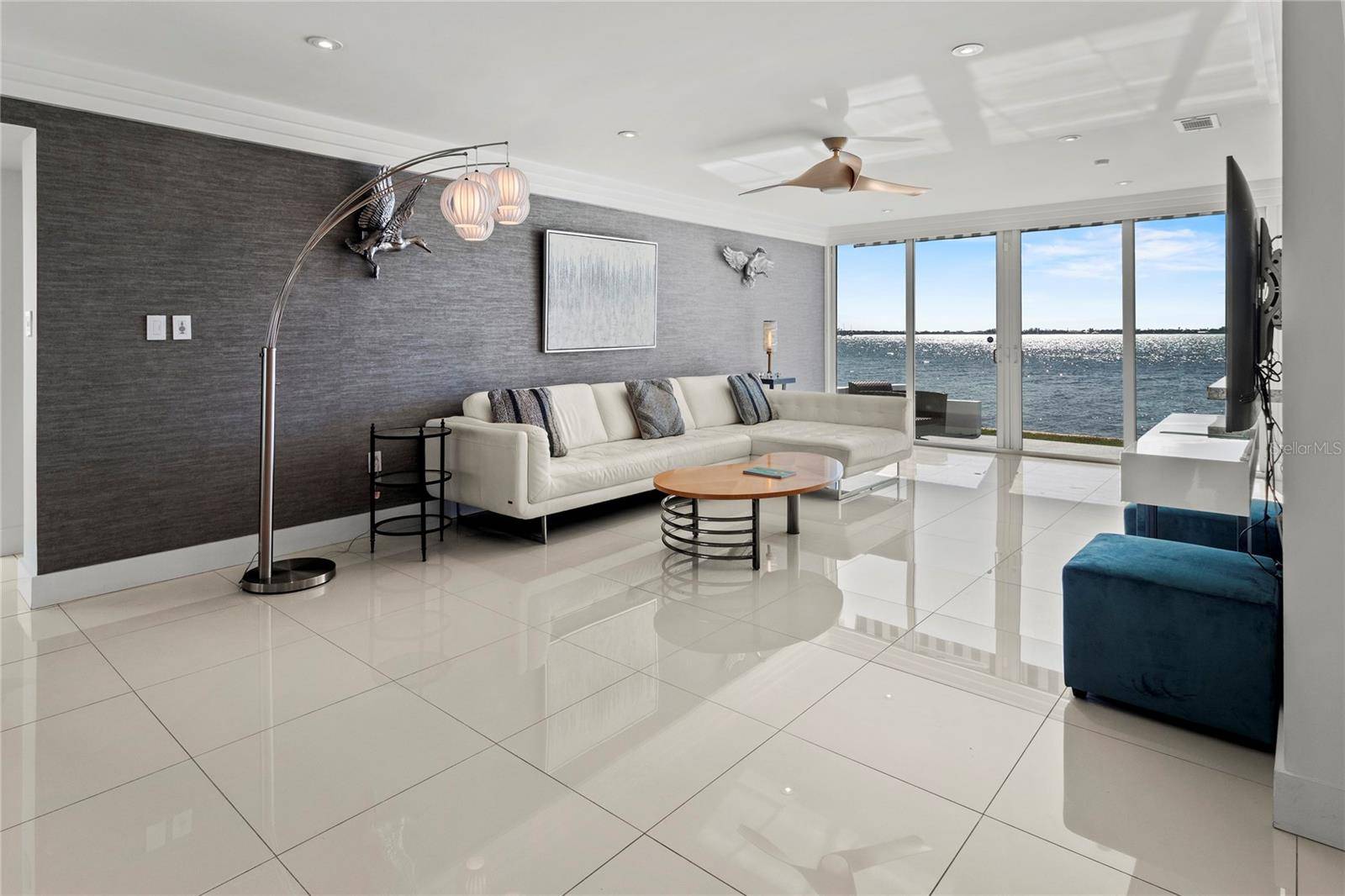 400 GOLDEN GATE PT #11, Sarasota, FL 34236