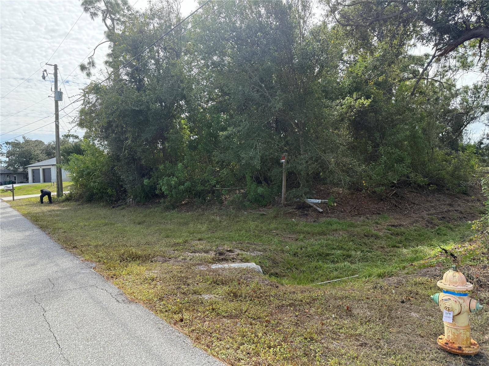 7483 REGINA DR, Englewood, FL 34224