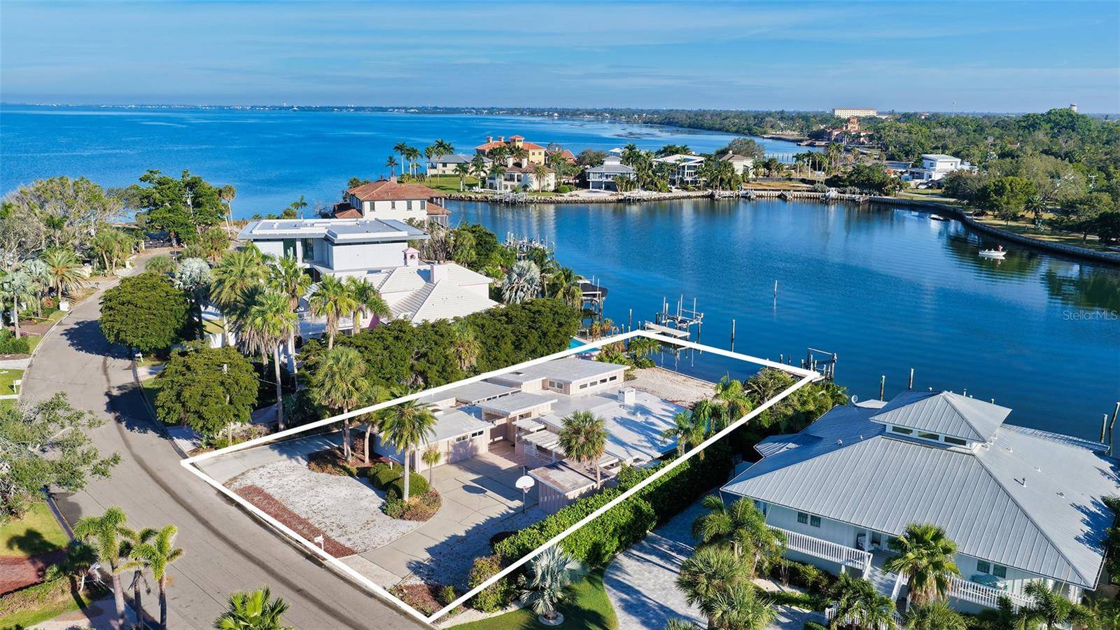 355 S SHORE DR, Sarasota, FL 34234
