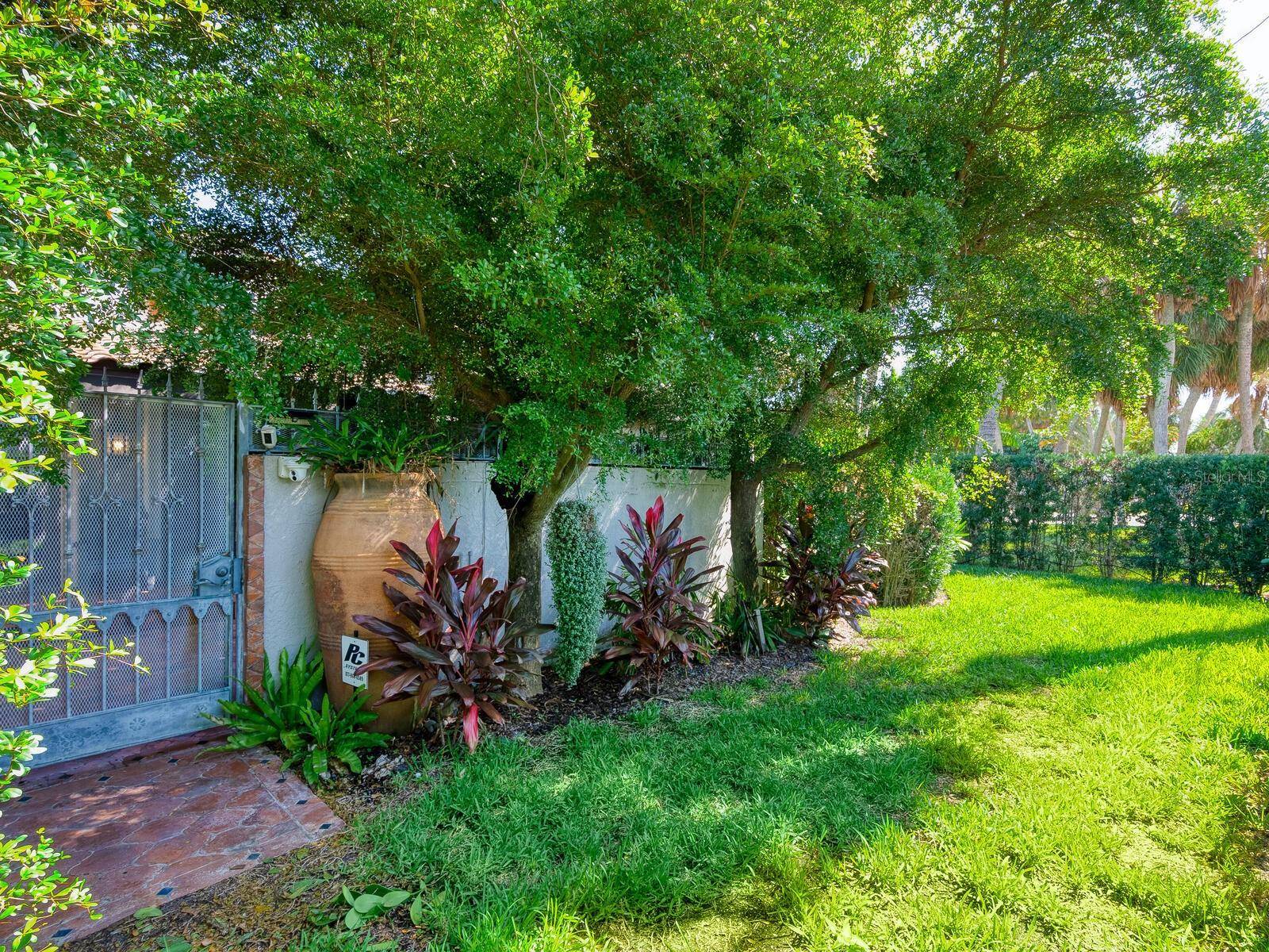 41 S ADAMS DR, Sarasota, FL 34236