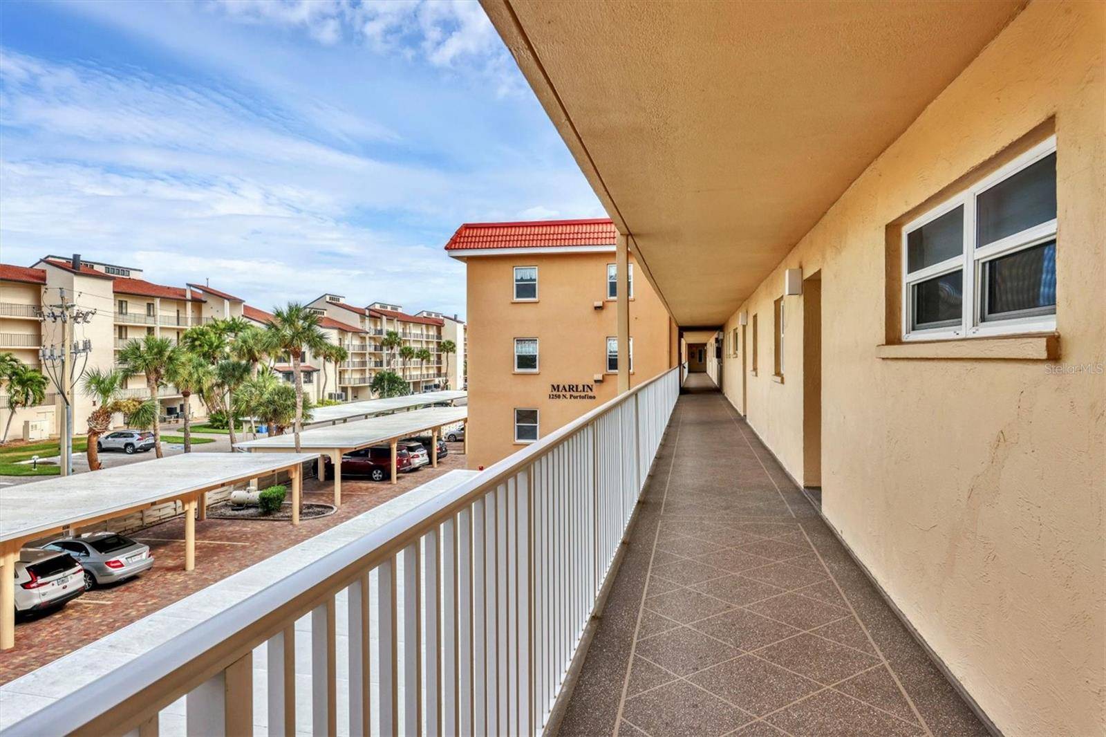 1250 N PORTOFINO DR #303, Sarasota, FL 34242