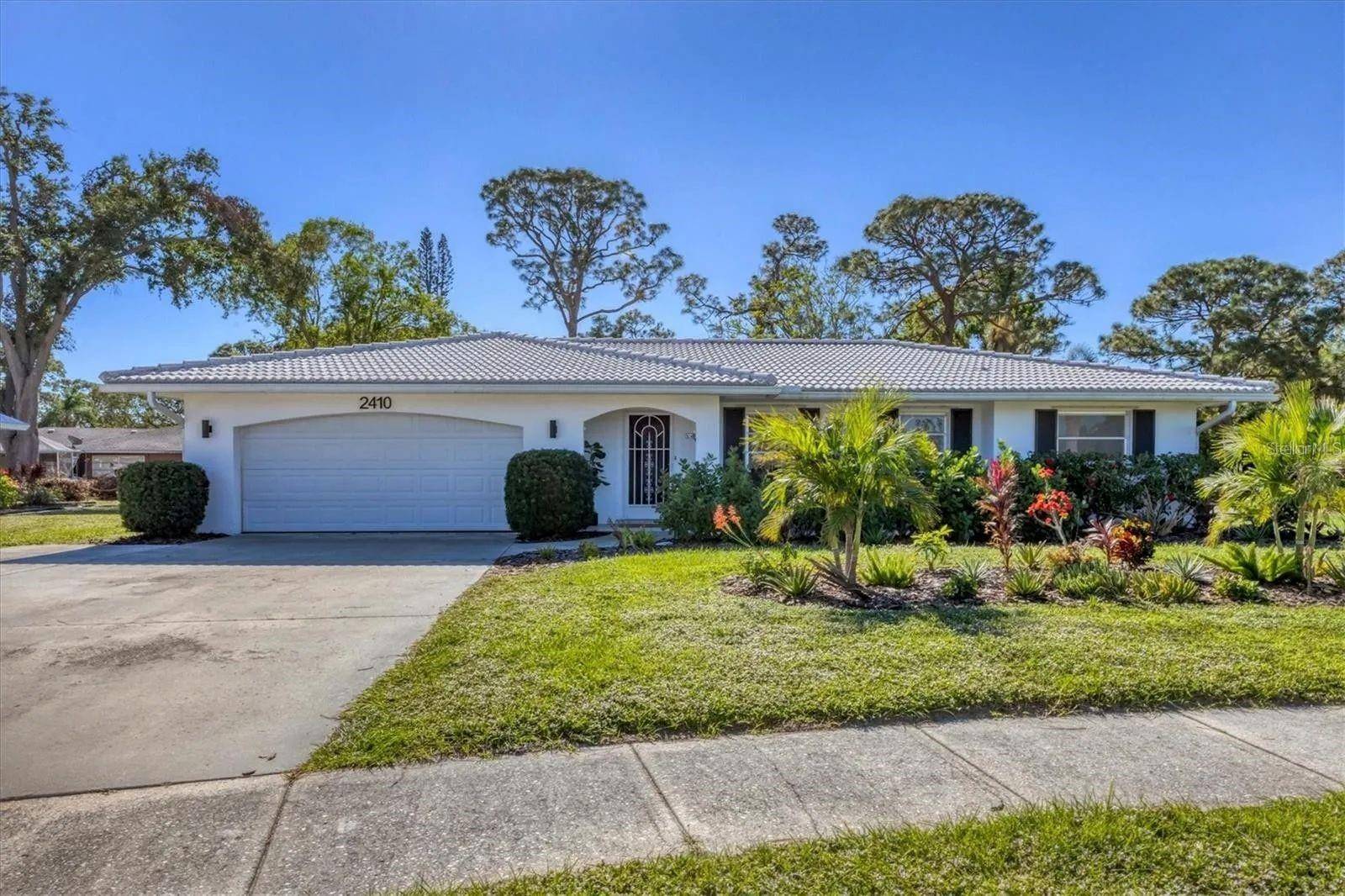 2410 CASS ST, Sarasota, FL 34231