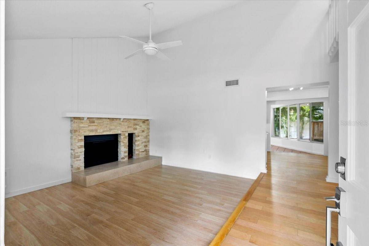 7147 LAGO ST, Sarasota, FL 34241