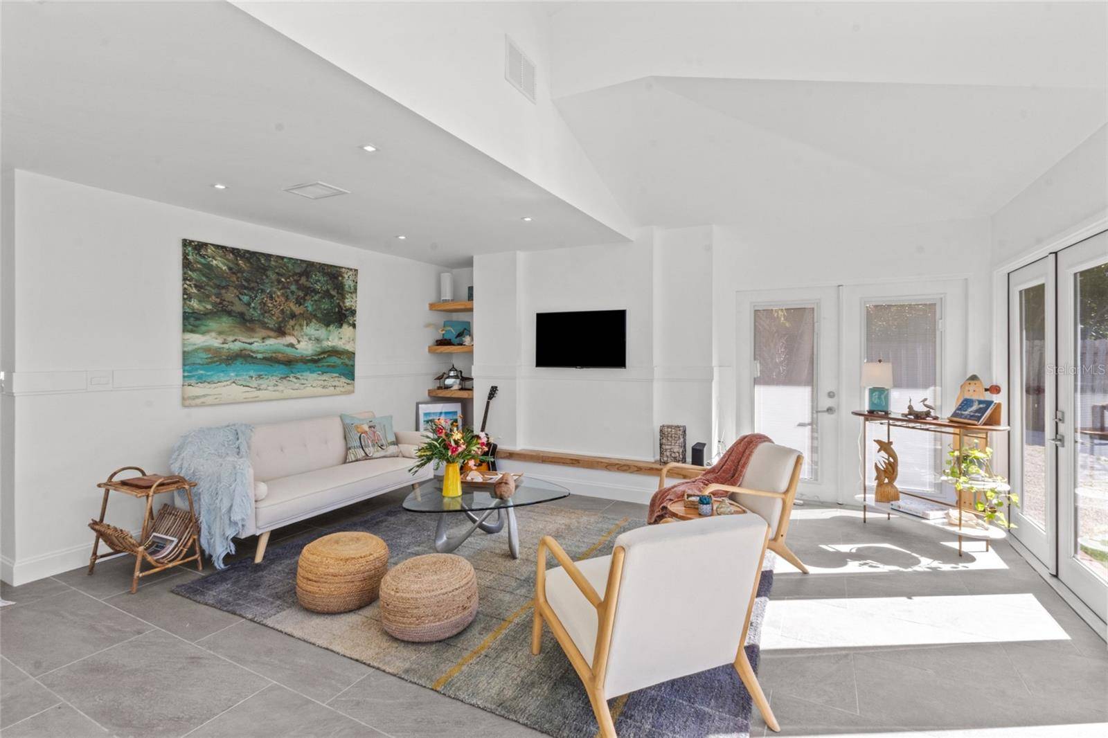 624 SAINT JUDES DR, Longboat Key, FL 34228