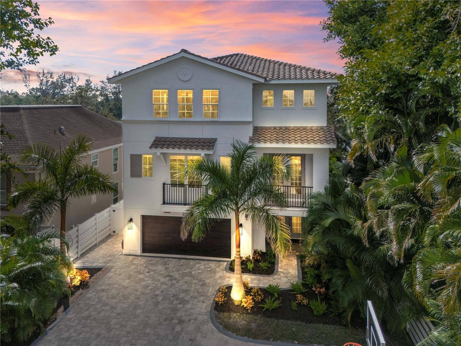 8008 MIDNIGHT PASS RD, Sarasota, FL 34242