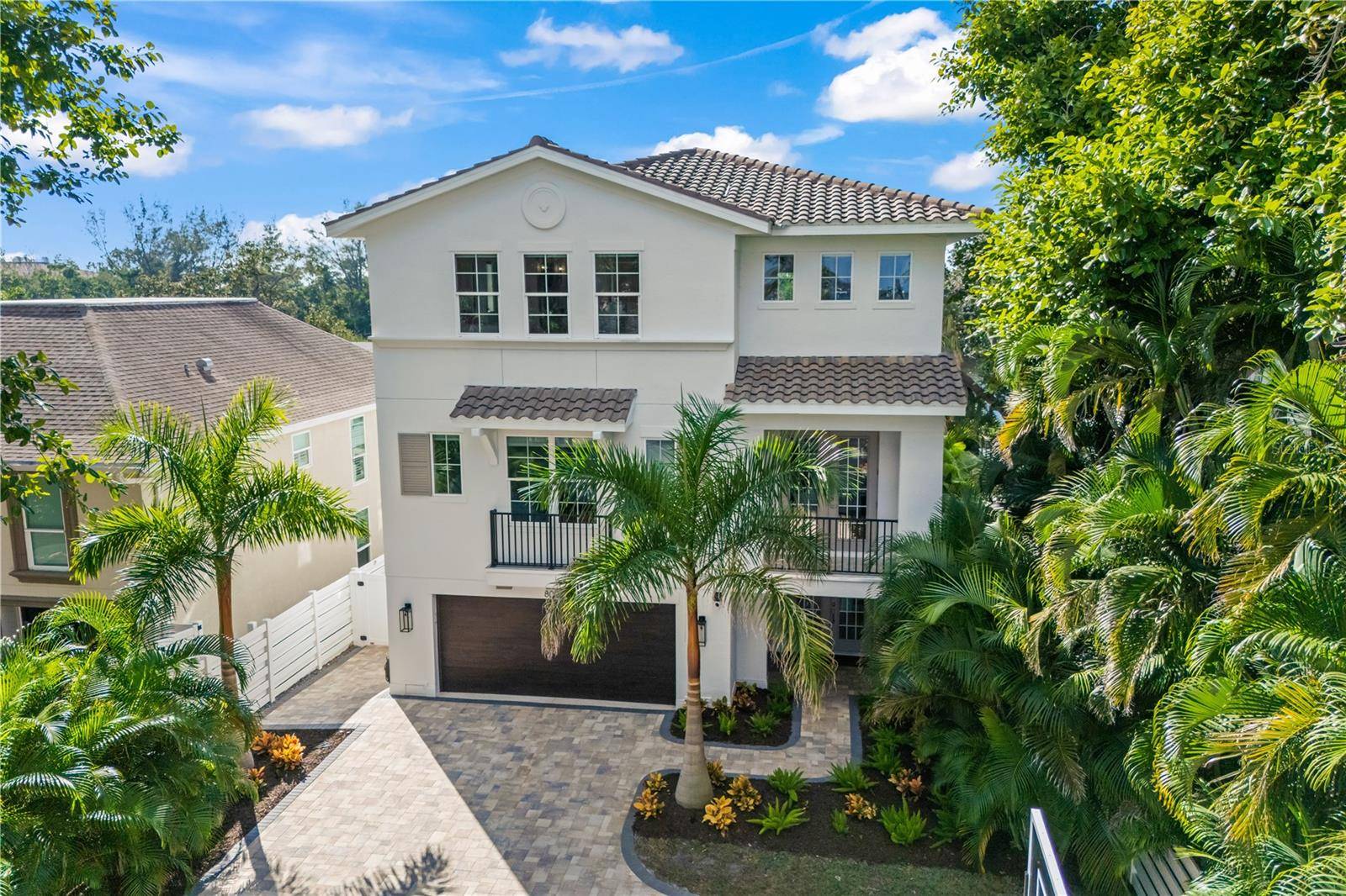 8008 MIDNIGHT PASS RD, Sarasota, FL 34242