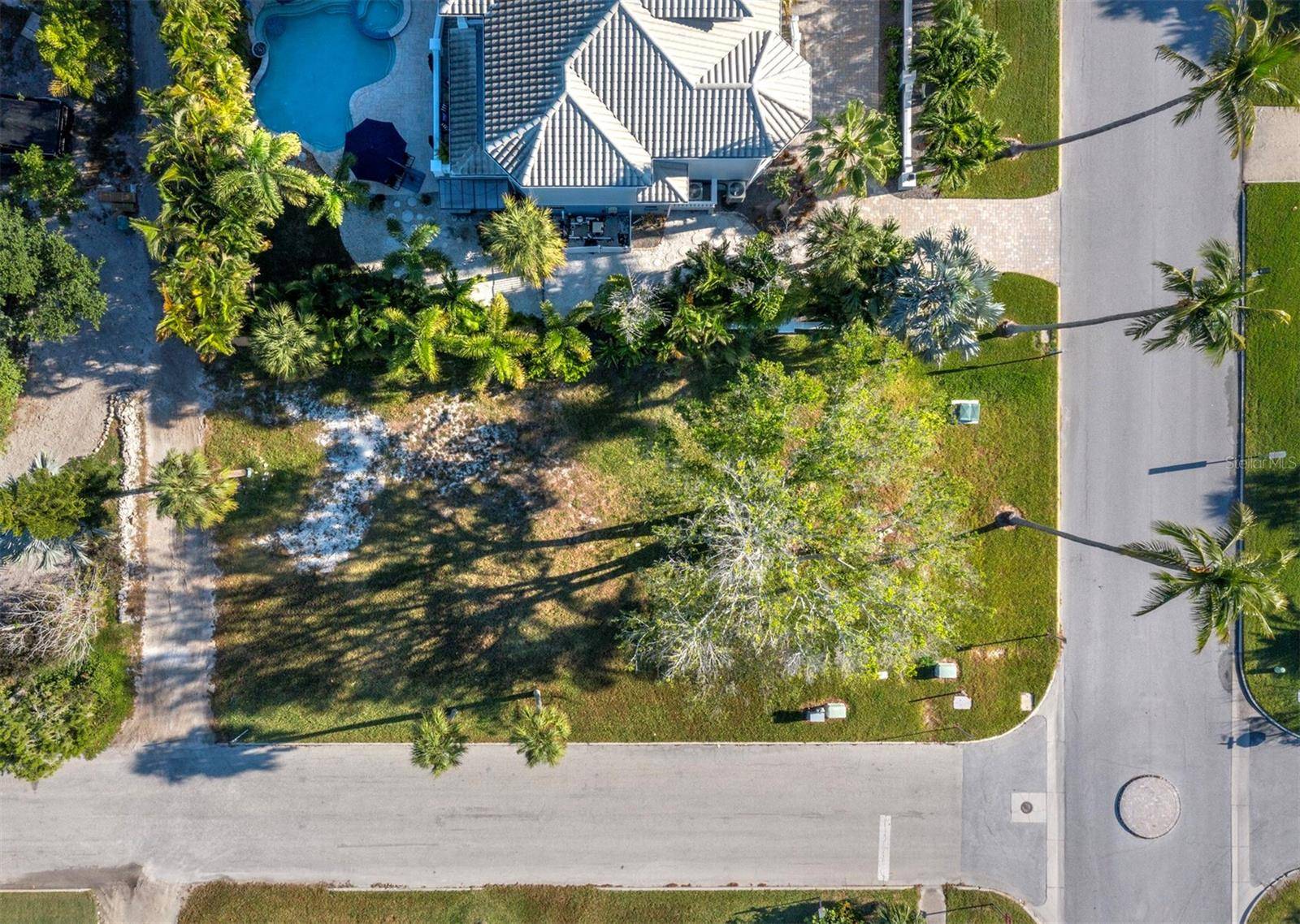 641 BROADWAY ST, Longboat Key, FL 34228