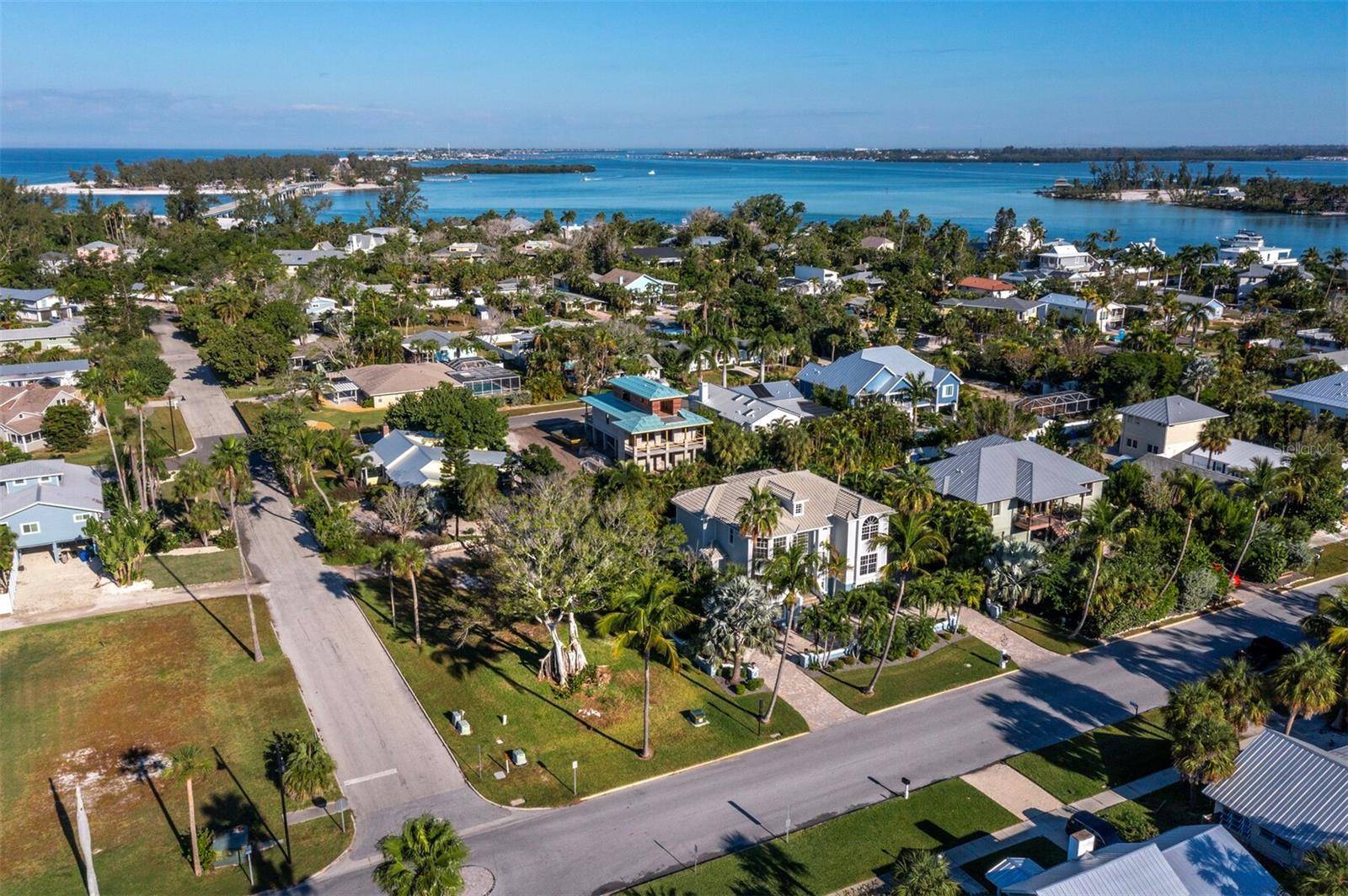 641 BROADWAY ST, Longboat Key, FL 34228