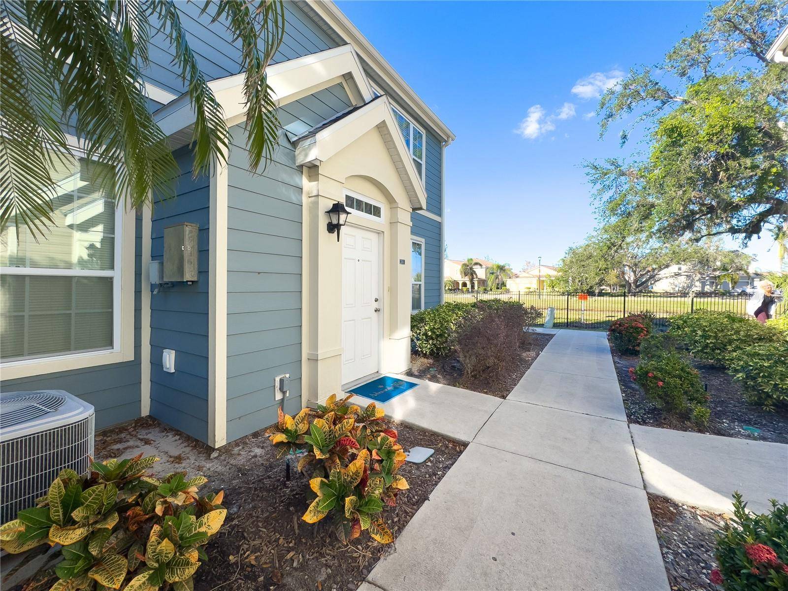 5521 ROSEHILL RD #203, Sarasota, FL 34233