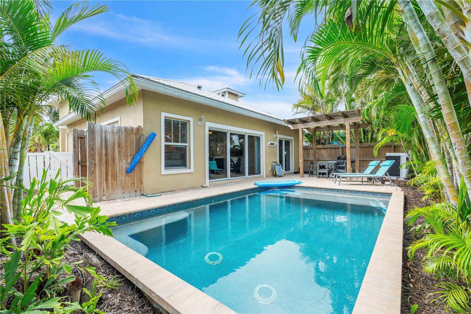 302 67TH ST, Holmes Beach, FL 34217