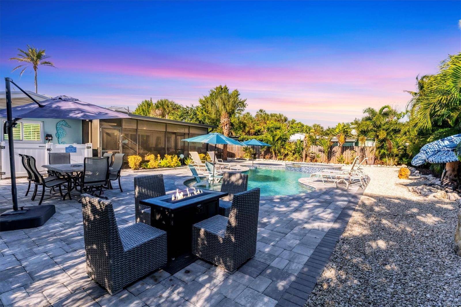 154 CRESCENT DR, Anna Maria, FL 34216