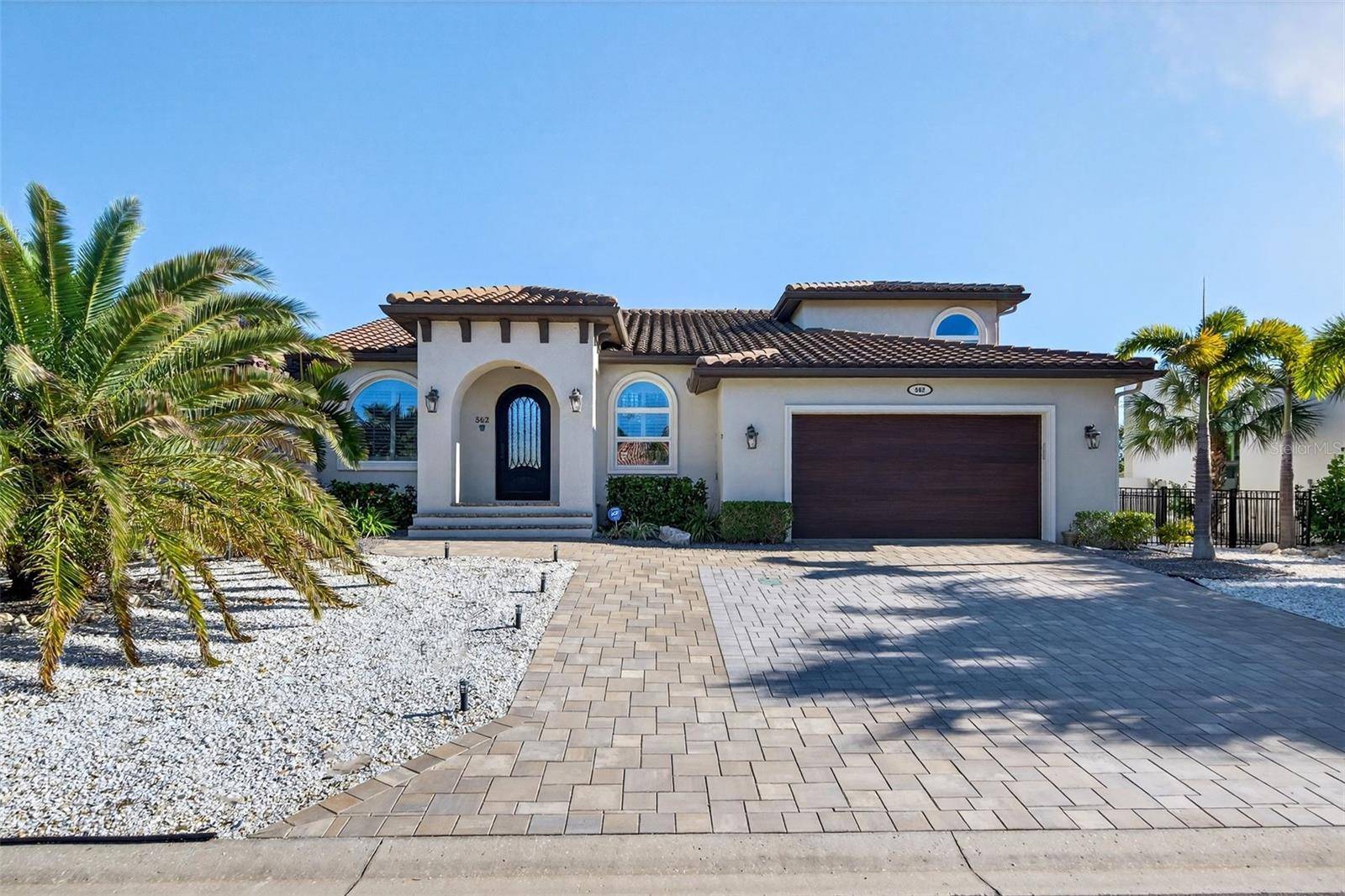 562 RANGER LN, Longboat Key, FL 34228