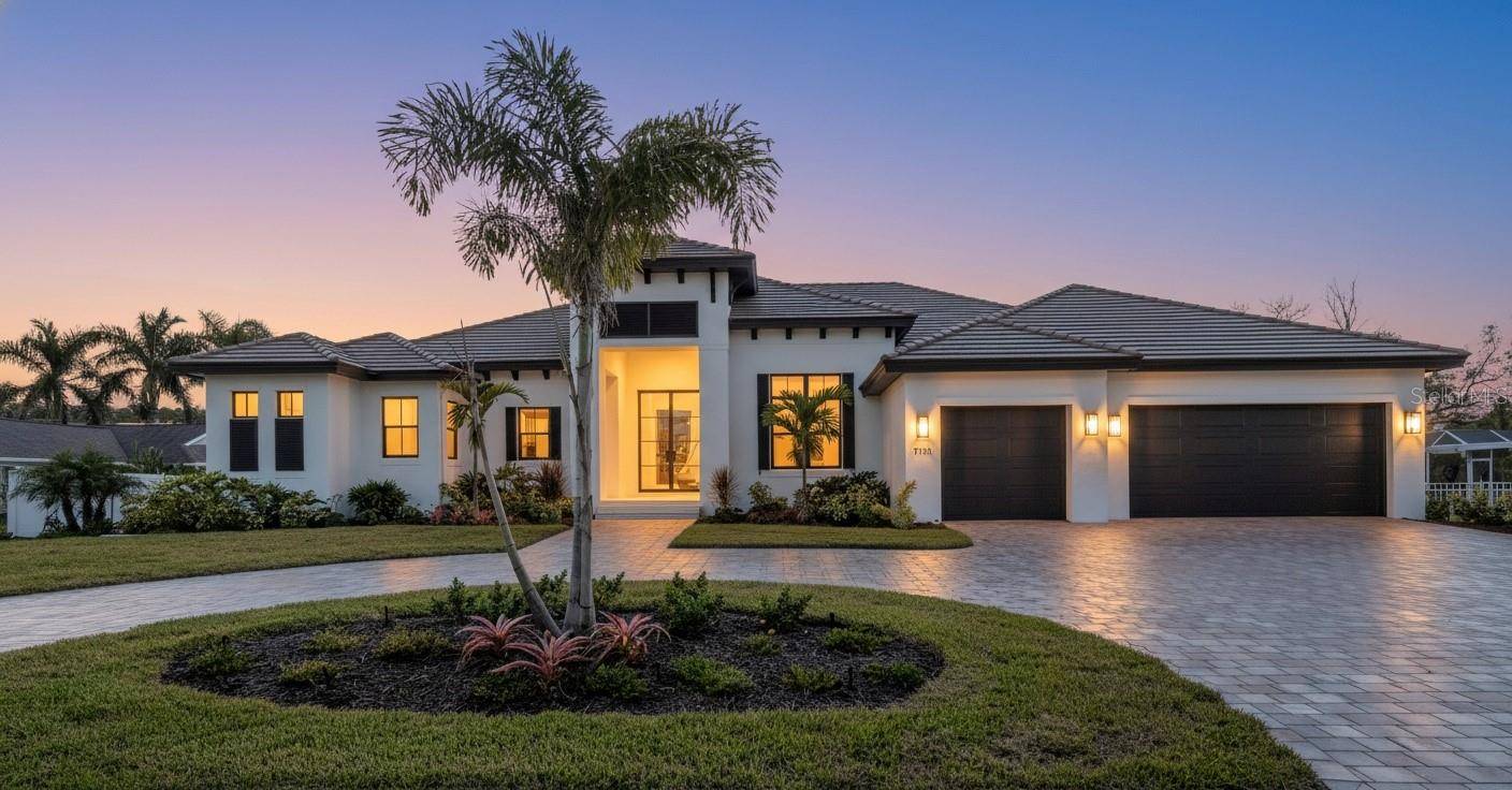 7125 WESTMORELAND DR, Sarasota, FL 34243