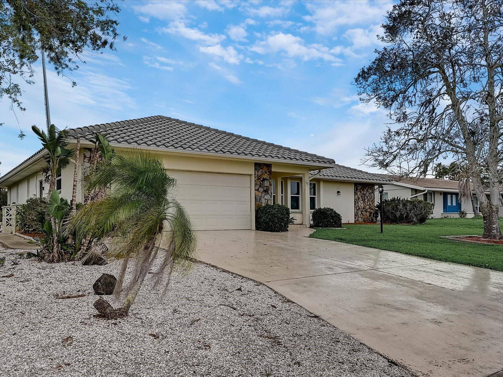 10 STONE MOUNTAIN BLVD, Englewood, FL 34223
