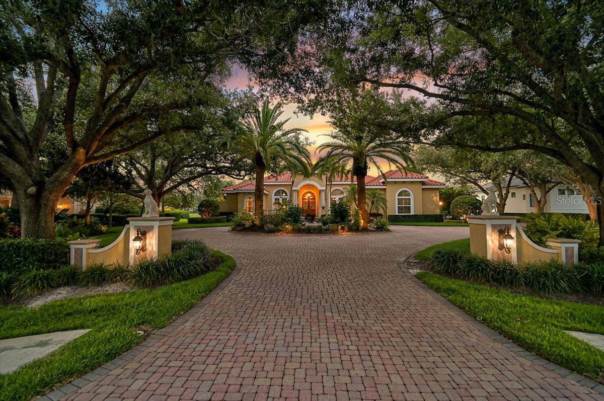 433 E MACEWEN DR, Osprey, FL 34229