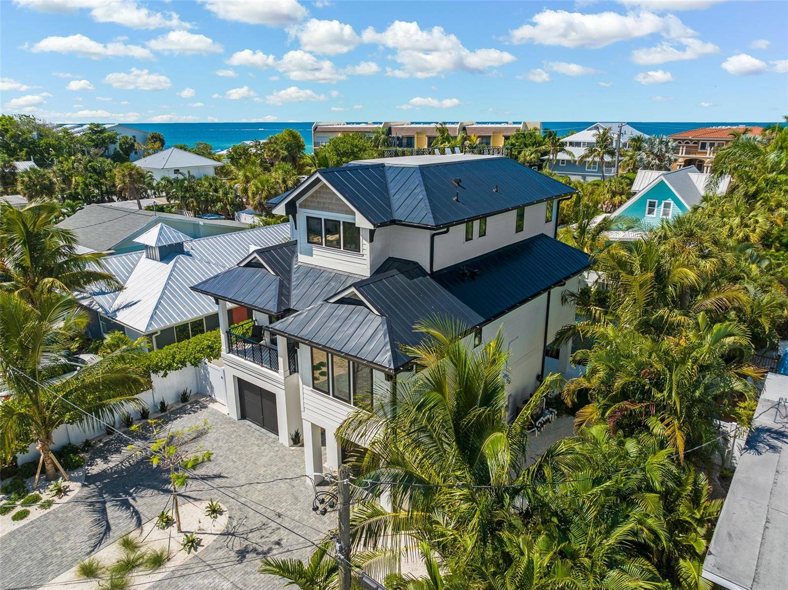 5612 GUAVA ST, Holmes Beach, FL 34217