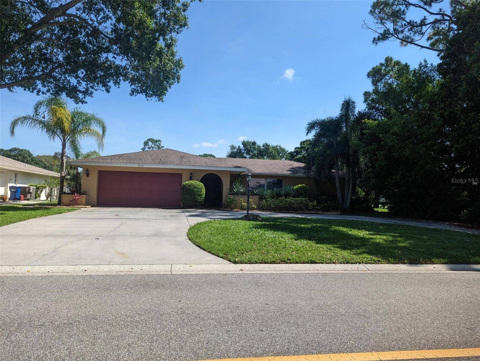 5409 PALM AIRE DR, Sarasota, FL 34243