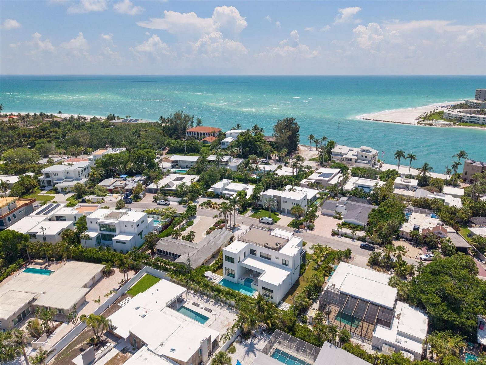 1212 CENTER PL, Sarasota, FL 34236