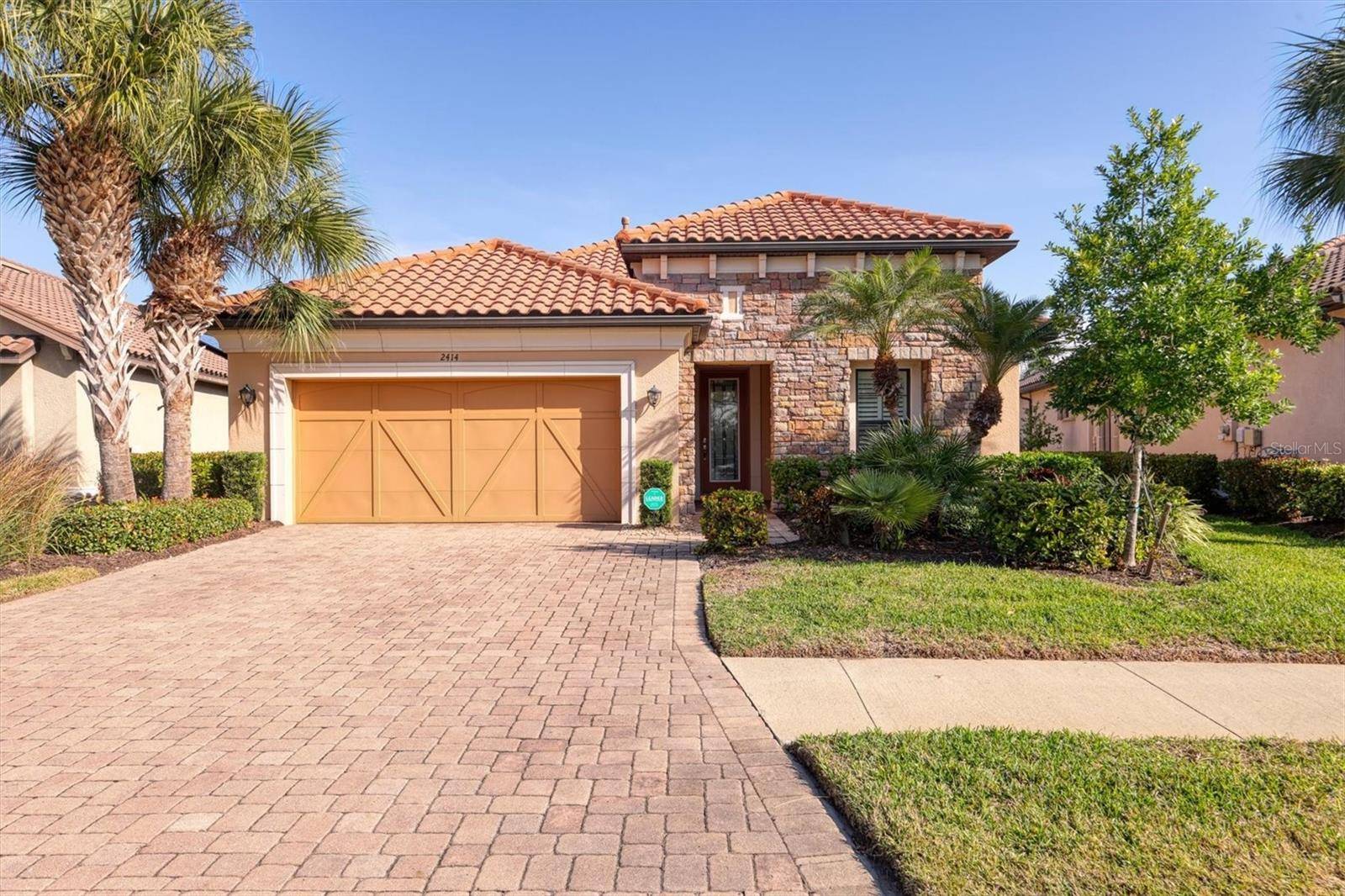 2414 VACCARO DR, Sarasota, FL 34231