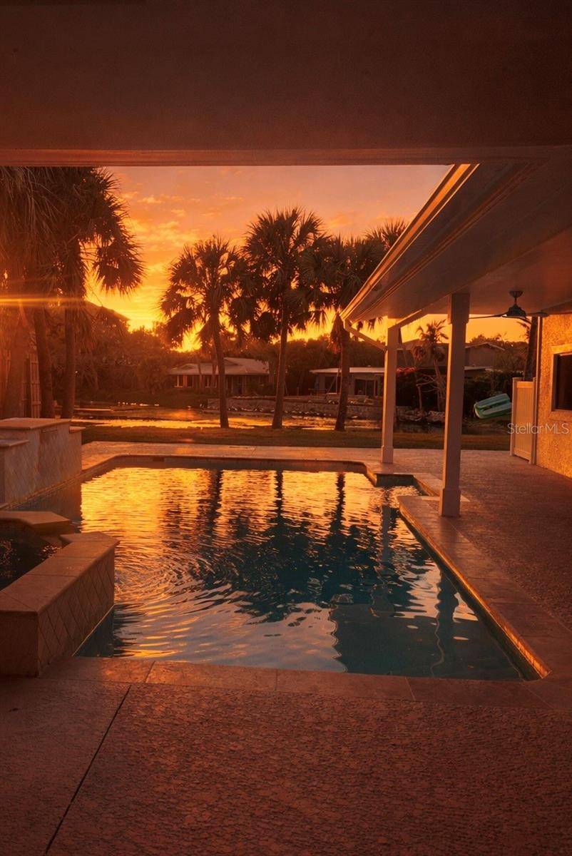 4646 GLEASON AVE, Sarasota, FL 34242