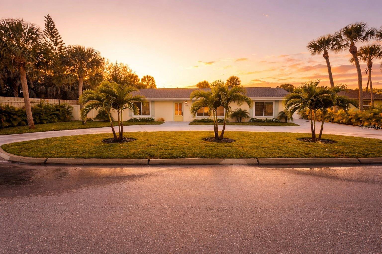 4646 GLEASON AVE, Sarasota, FL 34242
