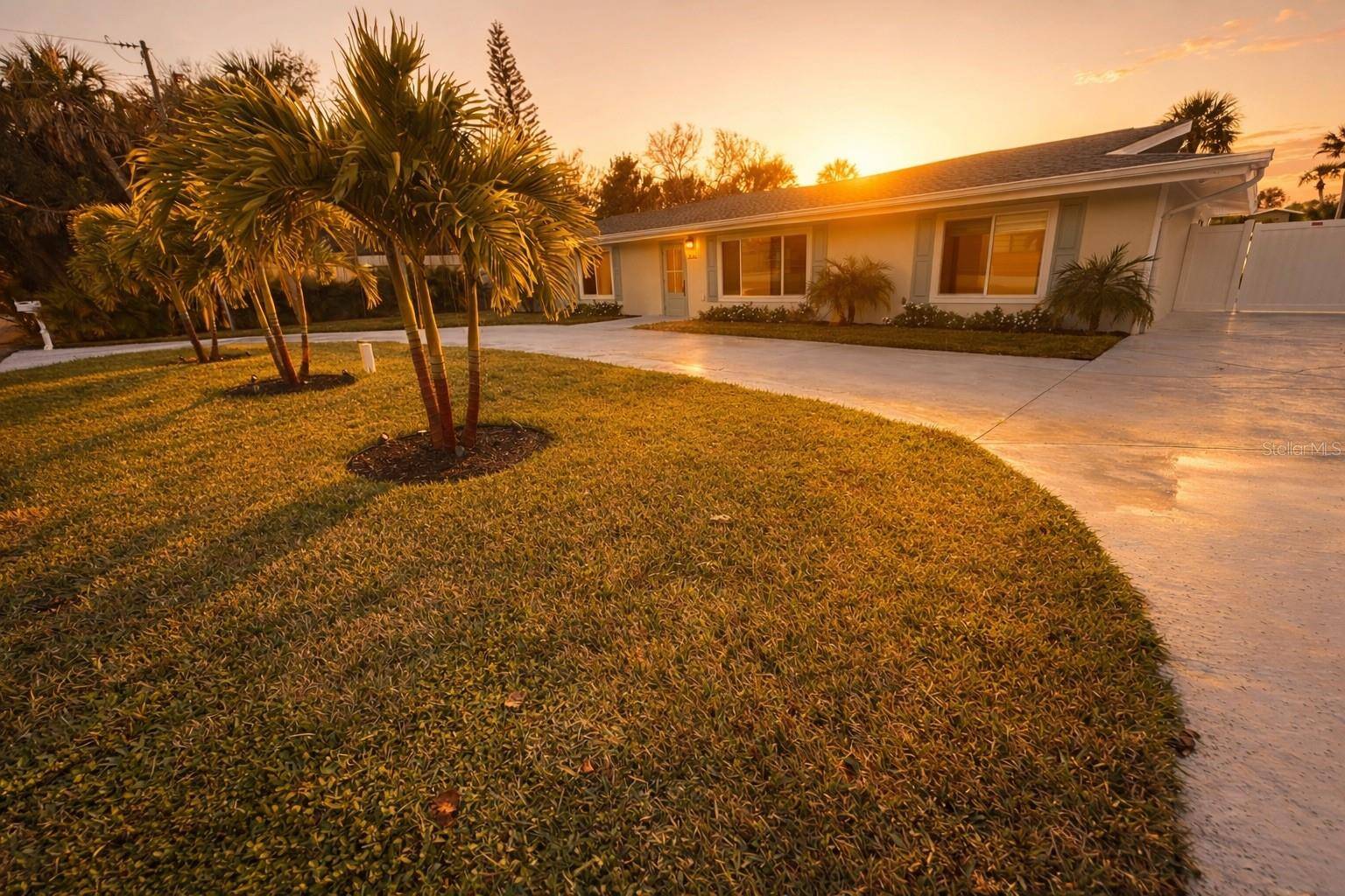 4646 GLEASON AVE, Sarasota, FL 34242
