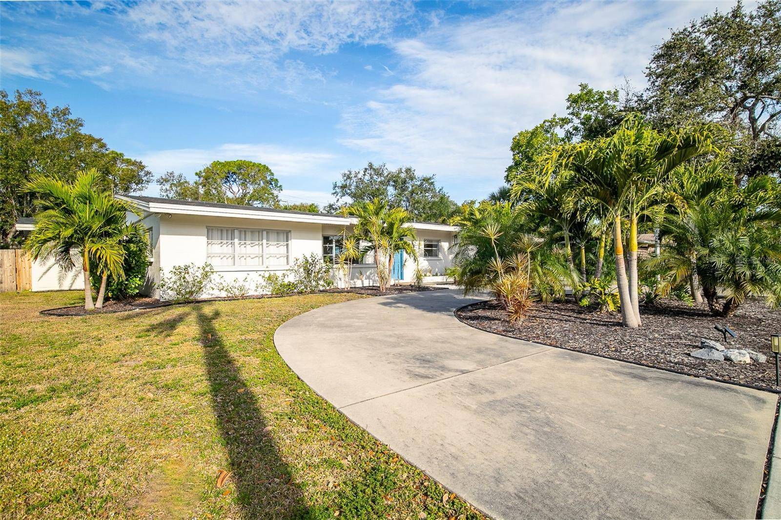 703 WHITFIELD AVE, Sarasota, FL 34243
