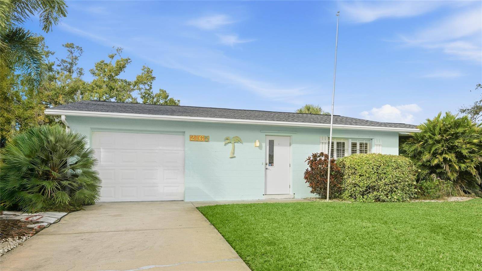2165 LAKEWOOD DR, Nokomis, FL 34275