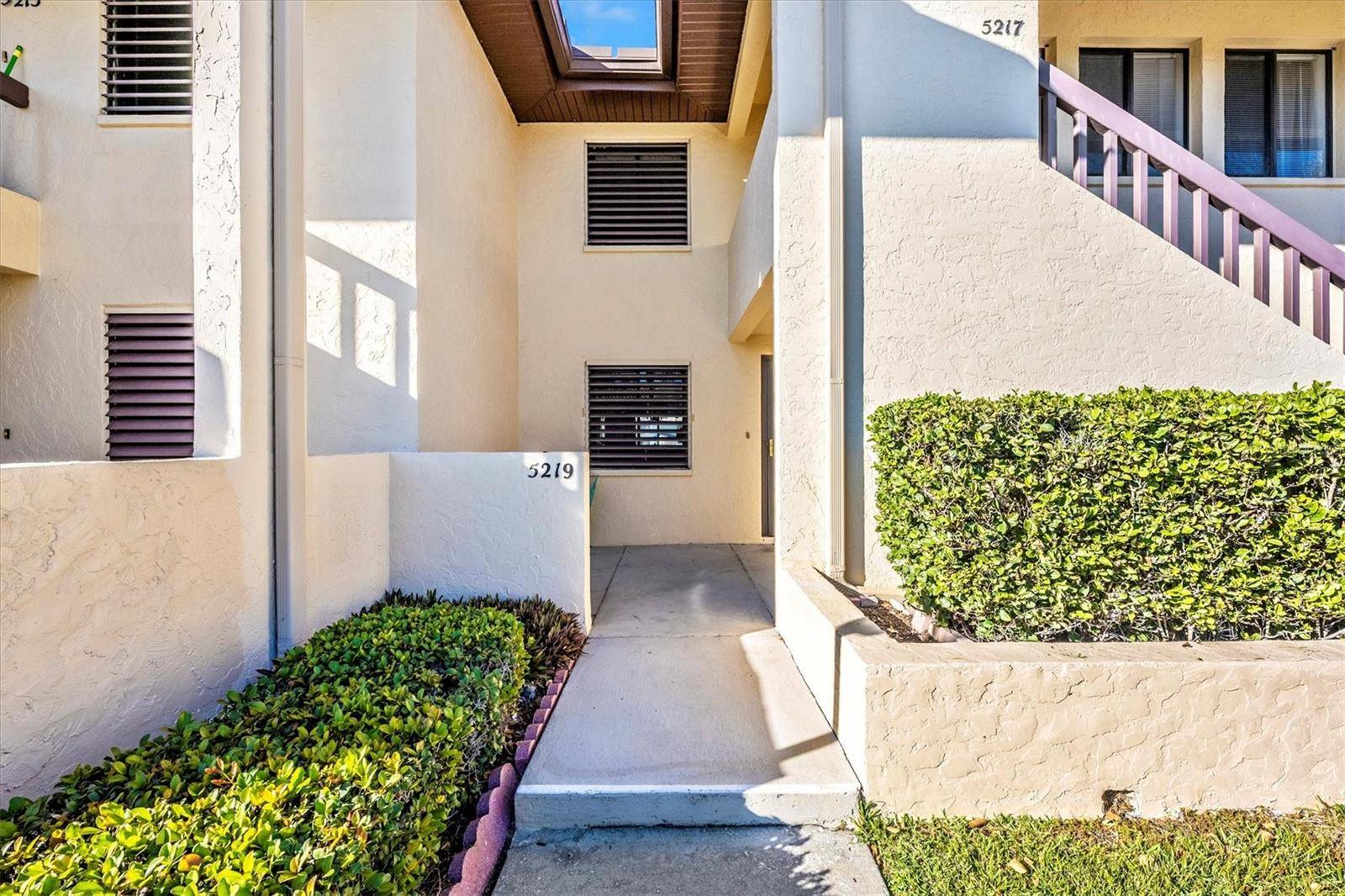 5219 LAKE VILLAGE DR #21, Sarasota, FL 34235